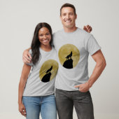 月に吠える狼 Tシャツ (ユニセックス)