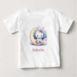 月に座るかわいいウサギ ベビーTシャツ