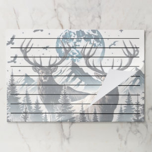 月に照らされた山の下の神秘的な森に入る ペーパーパッド