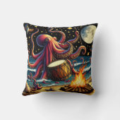 月に照らされた海火でタコをたたく クッション (裏面)