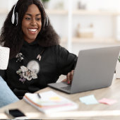 月に照らされた蛾のグラフィック スウェットシャツ