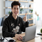 月に照らされた蛾のグラフィック パーカ