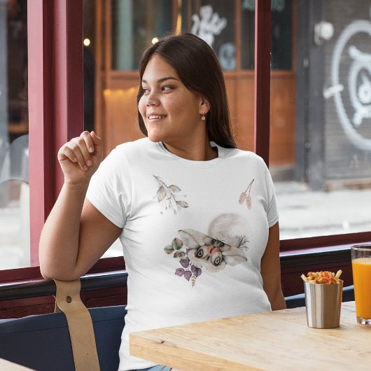 月に照らされた蛾のグラフィック プラスサイズTシャツ