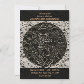 月に立つ宇宙飛行士　スペース　ブラック＆グレー 招待状 (正面)