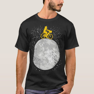 月に自転車に乗るギフトアイディア2 Tシャツ