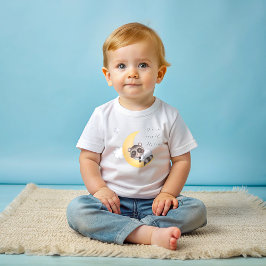 月のアライグマの赤ちゃんシャワーを夢見る ベビーTシャツ