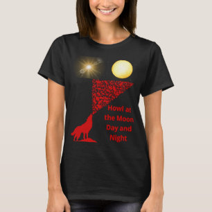 月のスケッチで狼の遠吠え Tシャツ