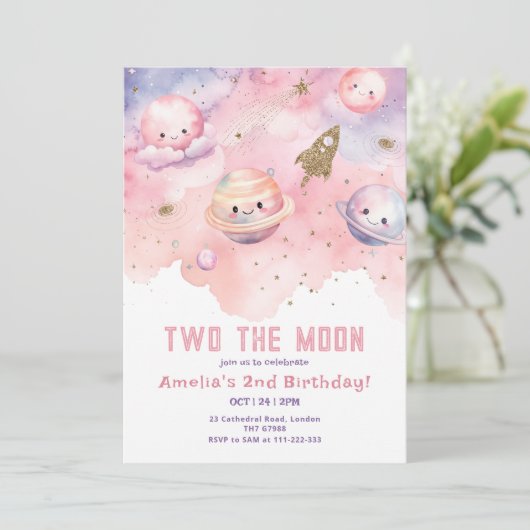 月のピンクの女の子の惑星と星の誕生日 招待状 (スタンド正面)