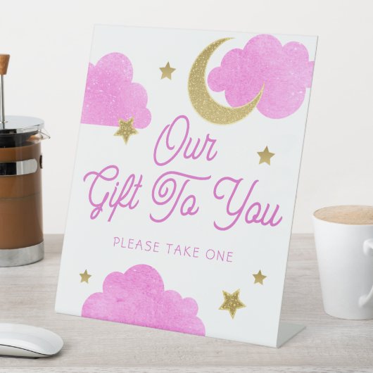 月のピンク色の赤ちゃんシャワーのお気に入りのサインを越えて 台座サイン (インサイチュ)