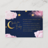 月の上でピンクの赤ちゃんシャワーの本 エンクロージャーカード (正面)