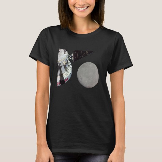 月の上で月の女性を見るオリオン宇宙船_1 Tシャツ (正面)