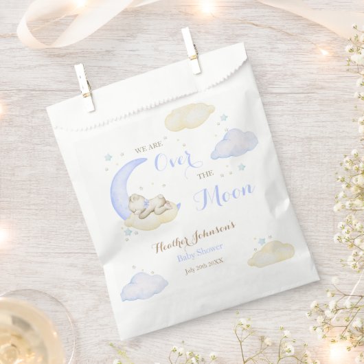 月の上で男の子は赤ん坊のシャワーを負担 フェイバーバッグ (クリップ留めされた状態)