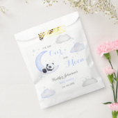 月の上で男の子パンダのベビーシャワー フェイバーバッグ (封をした状態)