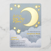 月の上で赤ん坊が青い空の月と星をシャワー 箔招待状 (正面)