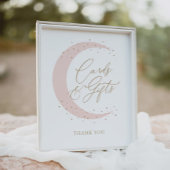 月の上にピンク色の赤ちゃんシャワーカードとギフト ポスター