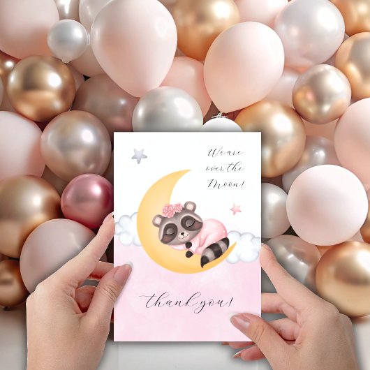 月の上に夢見るベビーラクーン サンキューカード