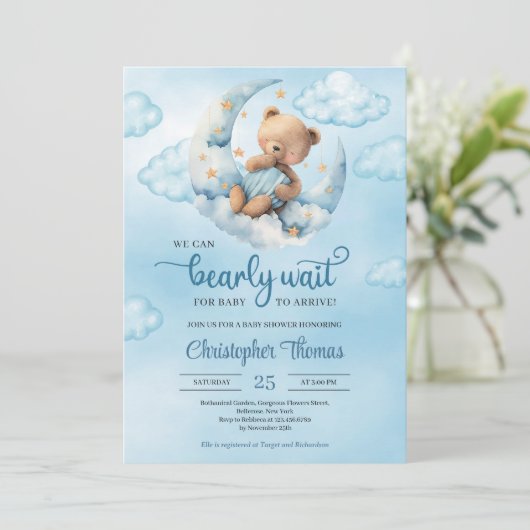 月の上に水色の青と茶色のテディベア 招待状 (スタンド正面)