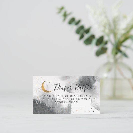 月の上に灰色の赤ちゃんシャワーおむつラッフル エンクロージャーカード (スタンド正面)