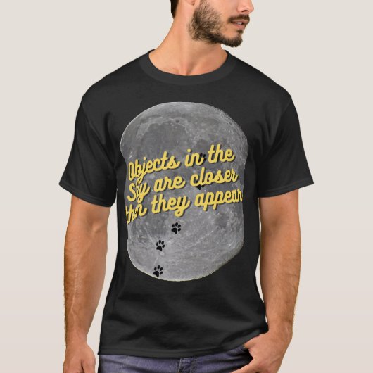 月の上の猫 Tシャツ (正面)