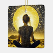 月の下での女性の瞑想 セラミックオーナメント (左)