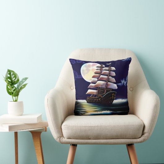 月の下の海に照らされた船 クッション (椅子)