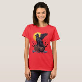 月の下の神秘的な黒羽の猫 | ファンタジーa tシャツ (正面フル)