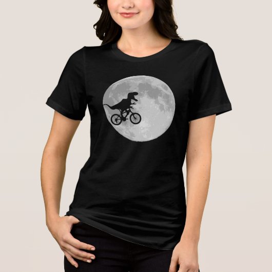 月の付いた空の自転車の恐竜おもしろい トライブレンドTシャツ (正面)