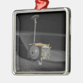 月の偵察オルビのアーティストコンセプト3 メタルオーナメント (左)