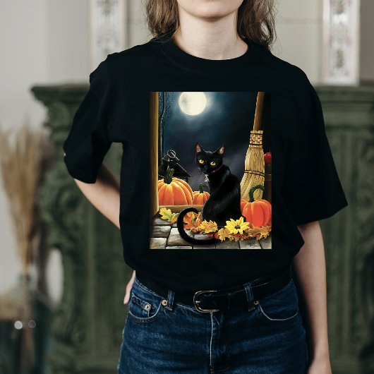 月の光に包まれた黒猫の秋のカボチャ Tシャツ