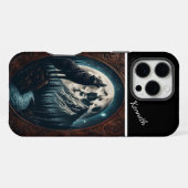 月の光に照らされたオオカミの吠え声 iPhoneケース (裏面横)
