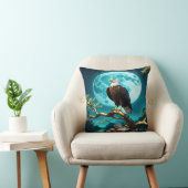 月の光に照らされた枝にワシが止まった クッション (椅子)