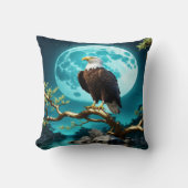 月の光に照らされた枝にワシが止まった クッション (正面)