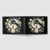 月の光の下で水晶を持つ手 ゲストブック (全面)