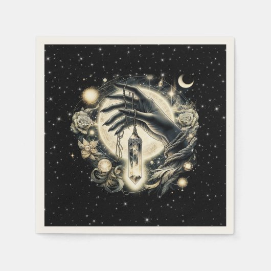 月の光の下で水晶を持つ手 スタンダードカクテルナプキン (正面)