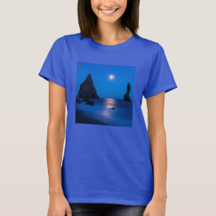 月の出の反射 アイスランド レイニスドランガル Tシャツ