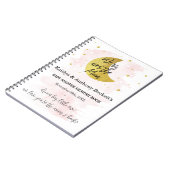 月の向こうに |女の子の赤ちゃんシャワーのメモリブック ノートブック (左側)