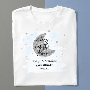 月の向こうに 男の子の赤ちゃんシャワー Tシャツ