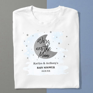 月の向こうに 男の子の赤ちゃんシャワー Tシャツ