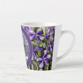 月の壺の中のスミレ カフェラテマグ (右)