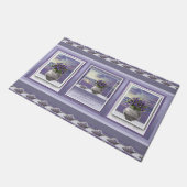 月の壺の中のスミレ ドアマット (アングル)