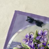 月の壺の中のスミレ ビーチタオル (インサイチュ)