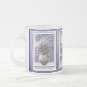 月の壺の中のスミレ フロストグラスマグカップ (左)