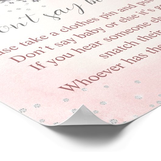 月の女の子の上で赤ちゃんシャワーはベビーゲームを言わない ポスター (角)