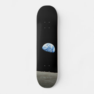 月の宇宙の宇宙からの地球 スケートボード