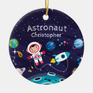 月の宇宙飛行士の子供の名モノグラムの前 セラミックオーナメント