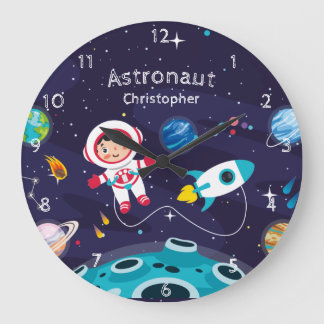 月の宇宙飛行士の子供の名モノグラムの前 ラージ壁時計