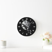 月の尾を追う-尾をむちのスクーターのスタント ラウンド壁時計 (ホーム)