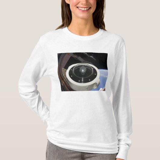 月の岩3 Tシャツ (正面)