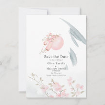 月の日本の光の中の優雅なボート