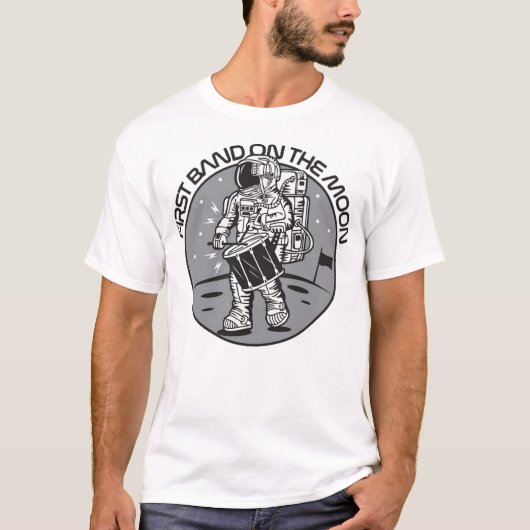 月の最初のバンド Tシャツ (正面)
